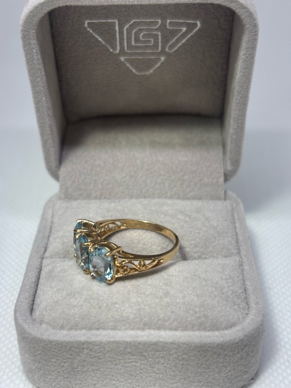 14K Gold Ring with Triple Light Blue Topaz, size 7 - Picture 4 of 9